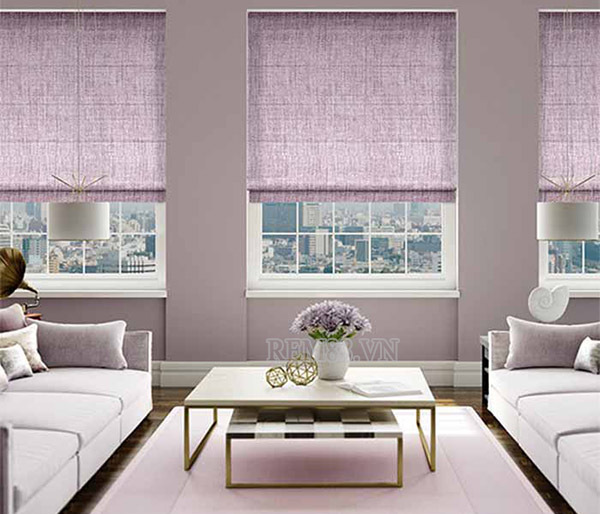 rèm roman được sử dụng cho cửa sổ tại phòng khách để tạo không gian sang trọng, lịch sự