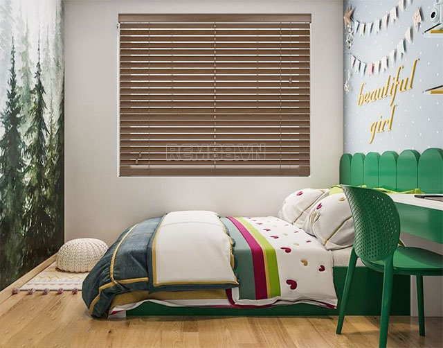 Mẫu rèm phòng ngủ bằng gỗ đơn giản và tiện dụng