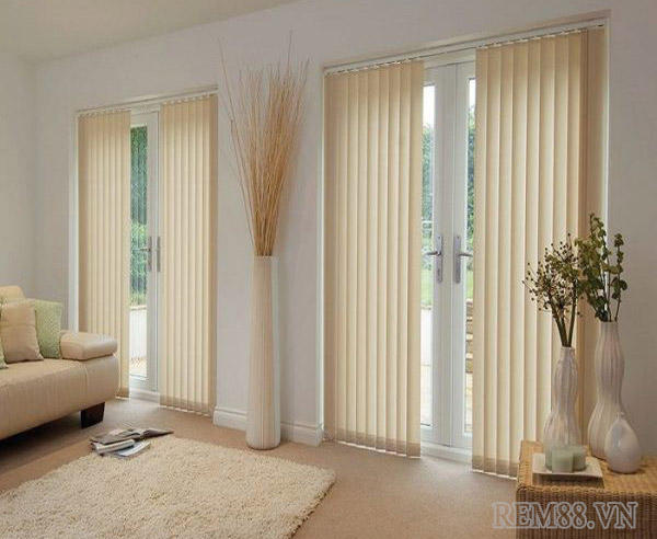 rèm lá dọc có thể sử dụng cho công sở nhưng cũng có thể sử dụng tại các gia đình