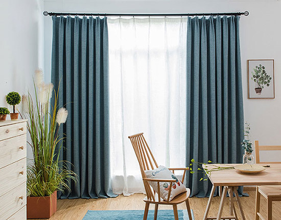 rèm vải chống nắng cho cửa sổ đang được sử dụng trong mỗi gia đình việt nam